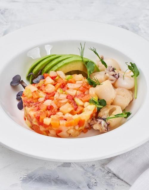 Салат из печёных овощей с морепродуктами